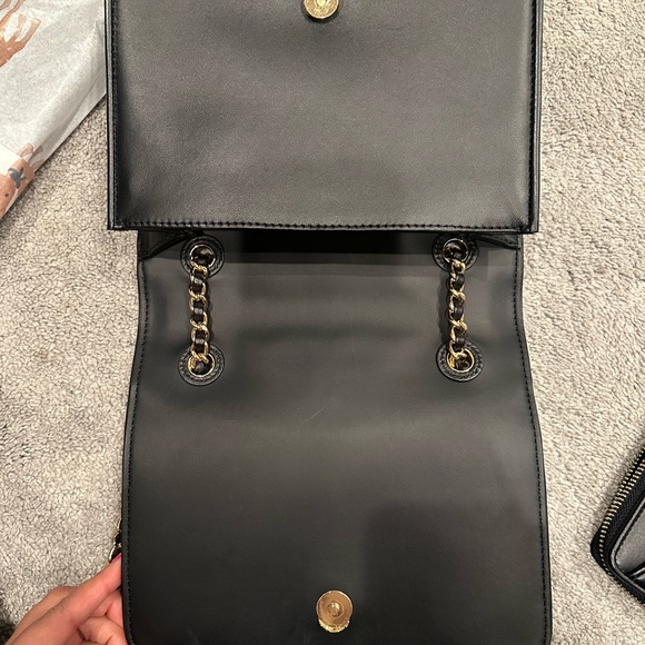 Tory Burch Black Quilted Shoulder Bag and Wallet - Picture 8 of 10